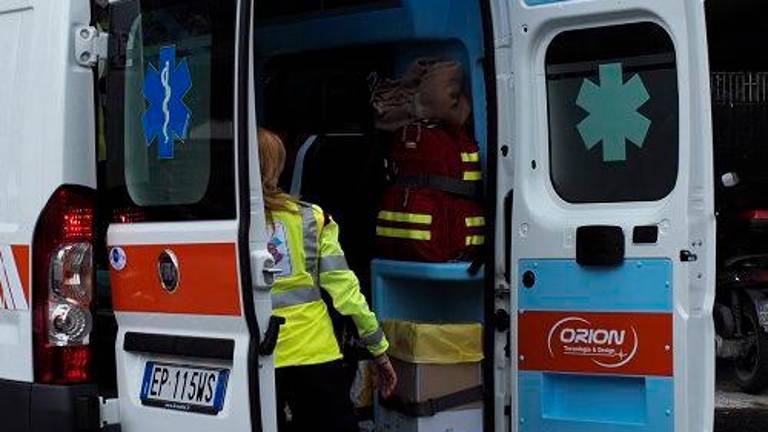 Lažje poškodovana v trčenju dveh avtomobilov