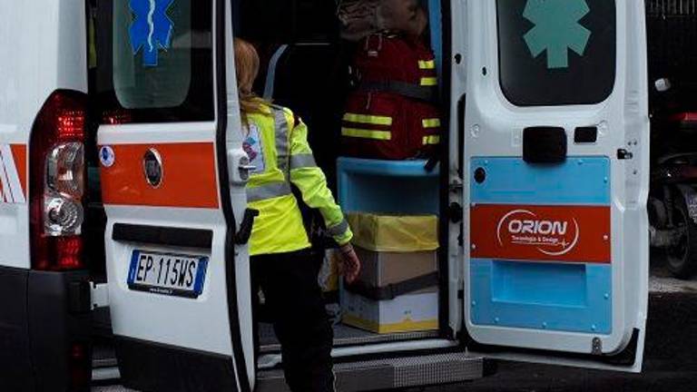 Delavec padel z višine treh metrov