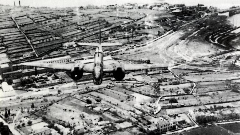Pred 79 leti je na Trst padlo 96 ton zavezniških bomb