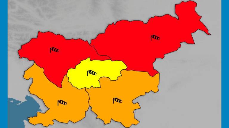 Severni del Slovenije na mobilne telefone prejel obvestila o nevarnosti zaradi vetra (foto)