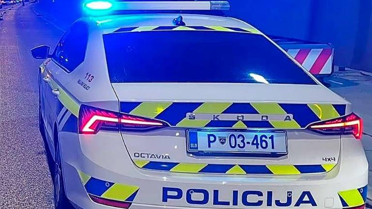 Brez vozniške in z drogo v prtljažniku