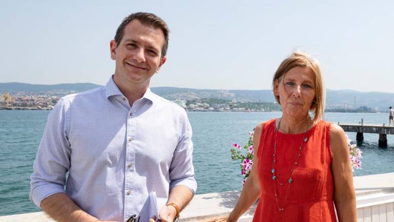 Bussani zakorakal na volilno pot