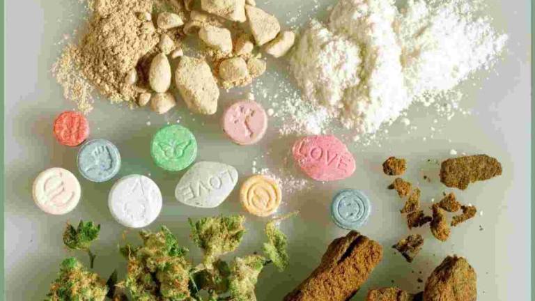 Mladeniča v komi zaradi droge