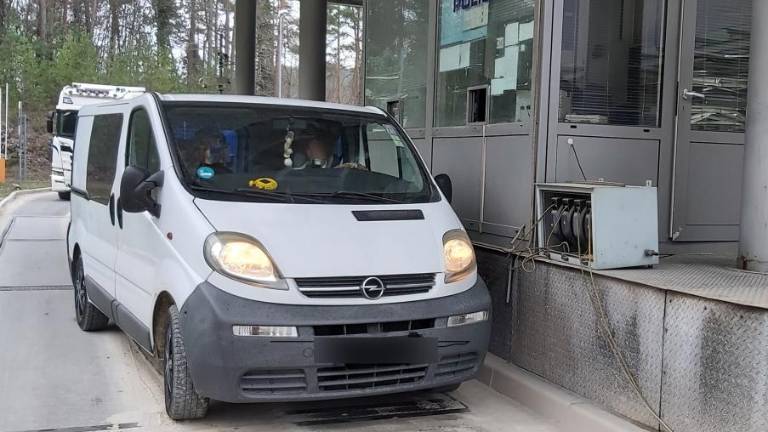 Policisti ugotovili 34 kršitev teže pri tovornih vozilih