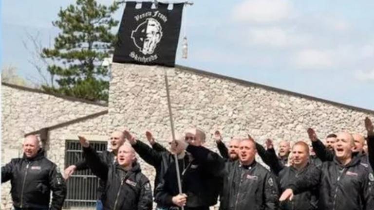 Iztegnjene desnice na šohtu naj ne gredo mimo neopazno