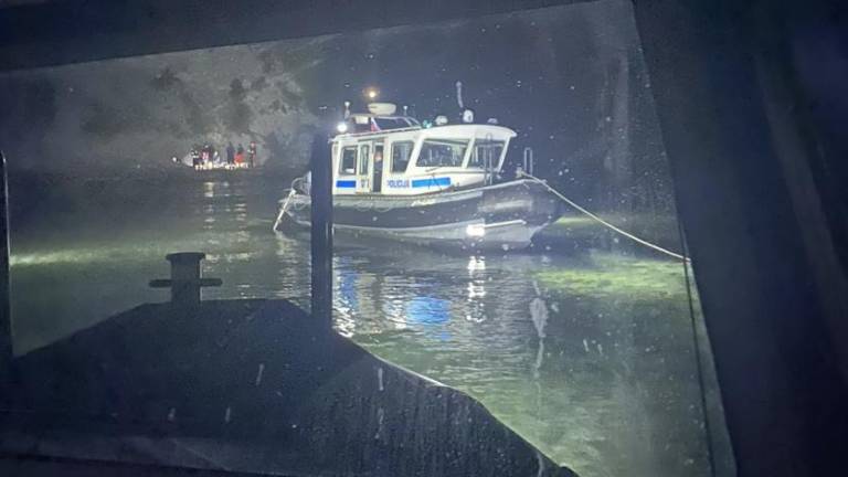 S klifa padel na plažo pet metrov nižje