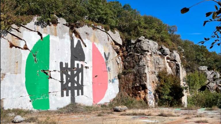 Kamnolom pomazali s fašističnim muralom