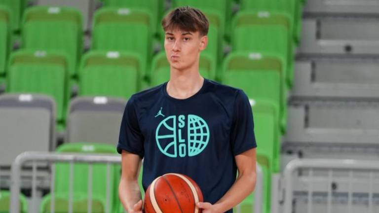 »Odkar igraš košarko, sanjaš, da boš v članski reprezentanci«