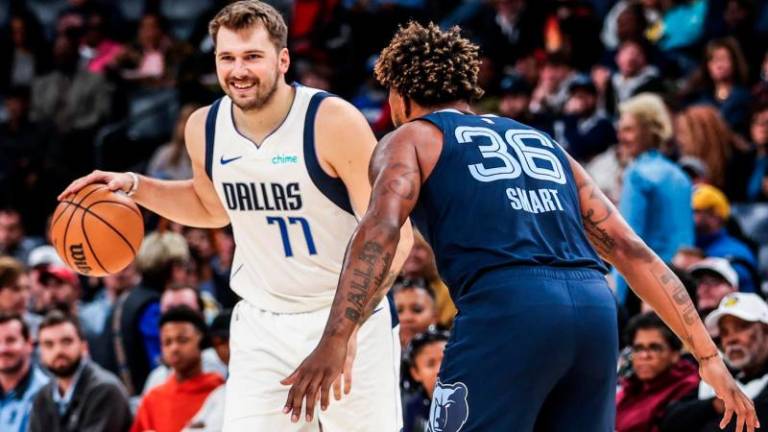 Z Dončićevim trojnim dvojčkom tretja zaporedna zmaga Dallasa