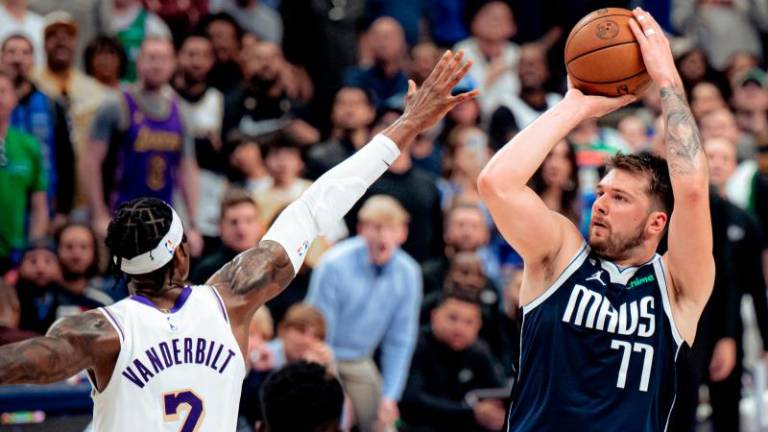 Dallas po prednosti 27 točk izgubil proti Los Angeles Lakers