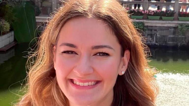 Zaposlena je na področju marketinga za znamko londonskih čajev