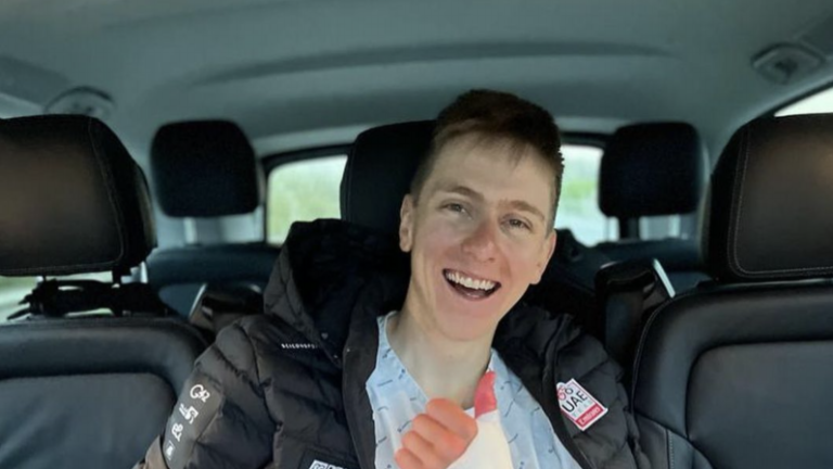 Pogačar po operaciji na večtedensko okrevanje