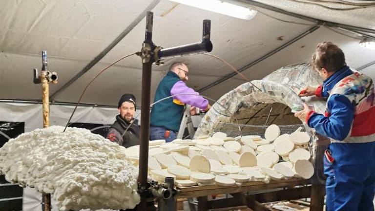 Pustarji hitijo z delom