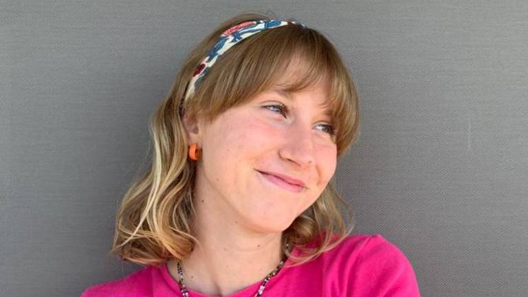 Avgusta potuje po Evropi