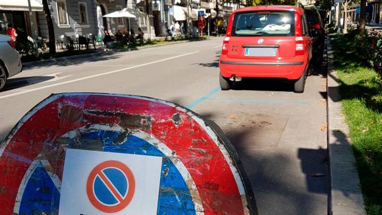 Cestni znaki že napovedujejo omejitve