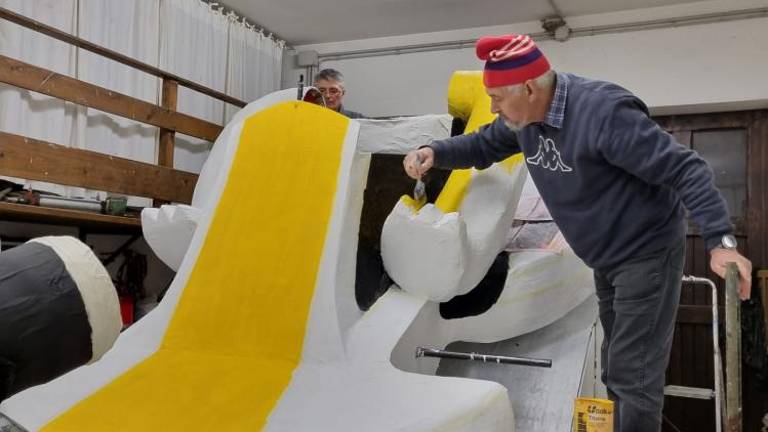 Pustarji hitijo z delom