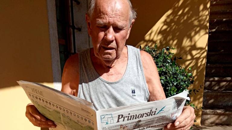 V Prečiku na soncu s Primorskim.<i> (R. Š.)</i>