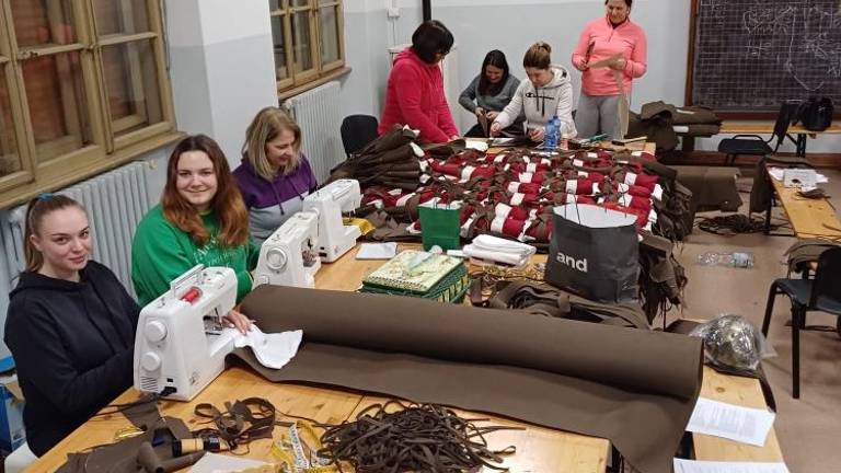 Pustarji hitijo z delom