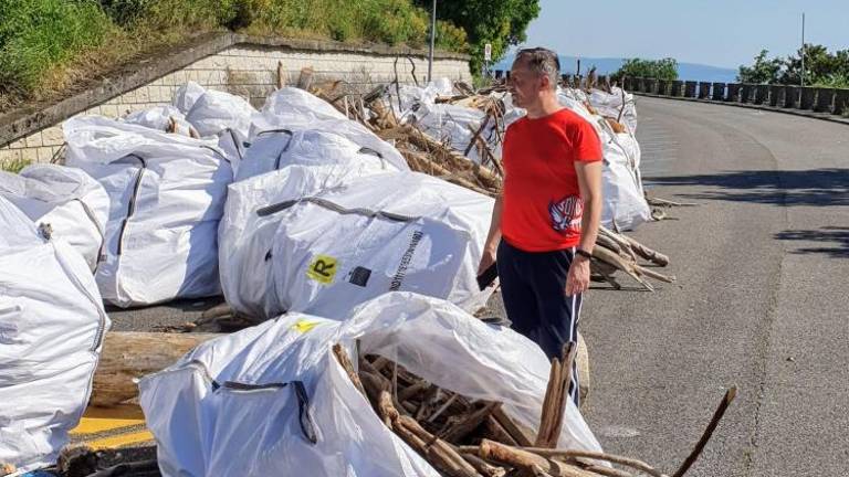 Preurejajo in čistijo plaže, da bi bile nared za kopalno sezono
