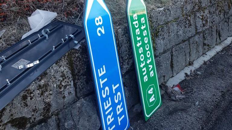 Državna cesta končno dvojezična tudi v Dolu