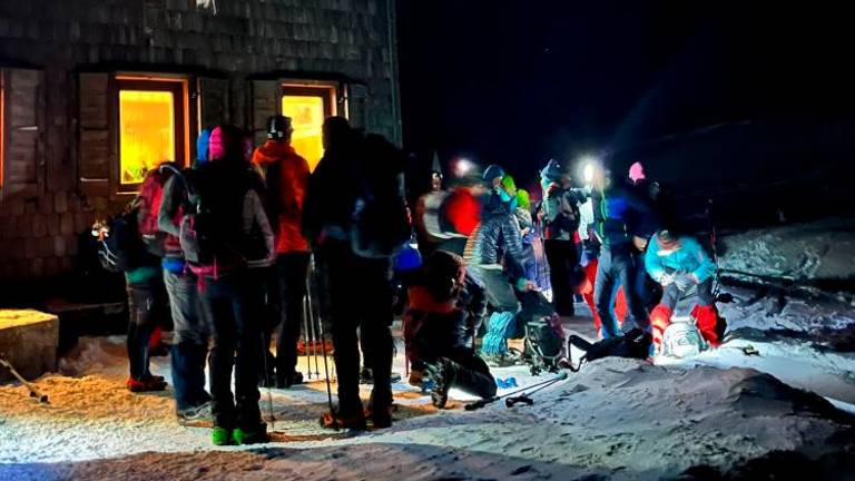 Na pohodu iz Železnikov v Dražgoše je bila petina pohodnikov iz Gorice