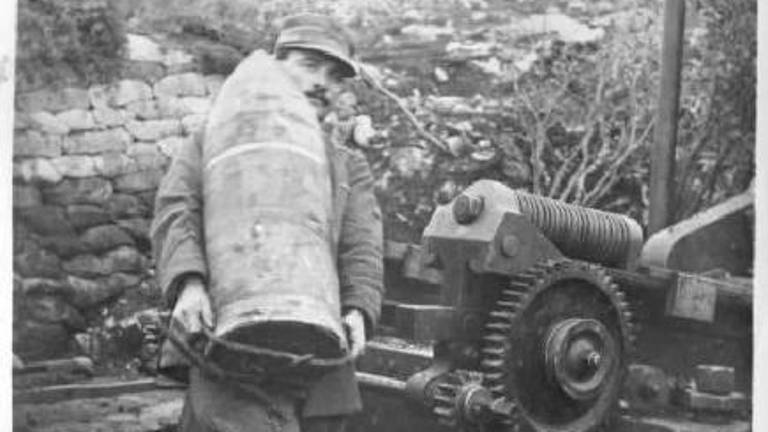 Pri Ravnici odstranili vložek topovske granate s kemičnim bojnim strupom