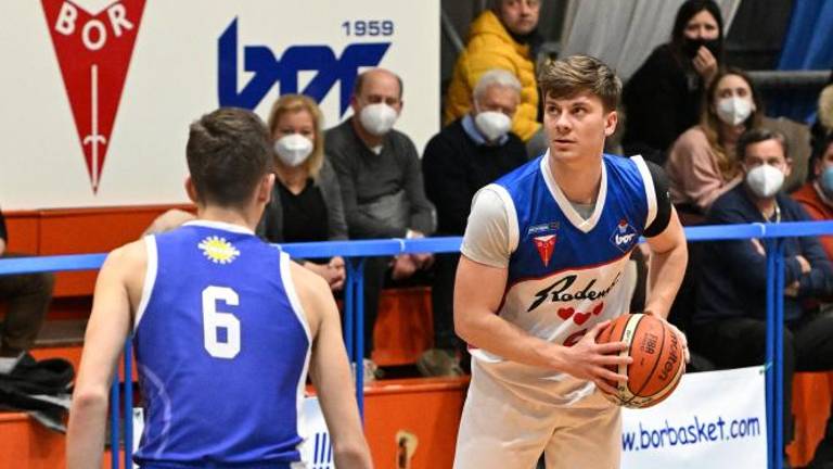 Bor Radenska nadigral Don Bosco