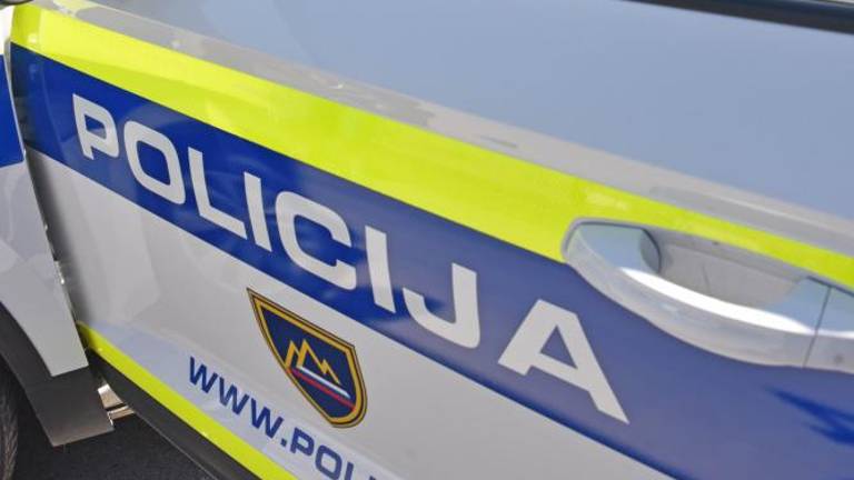 Prevažal prosilce za azil in peš zbežal z avtoceste