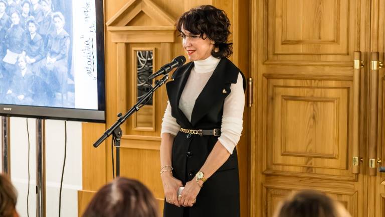 Poklon aleksandrinkam z verzi in glasbo