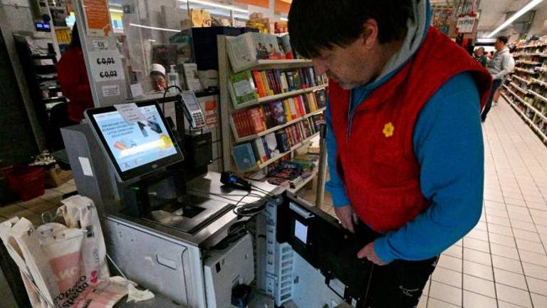 Tatovi ponoči vlomili v Conad na Opčinah