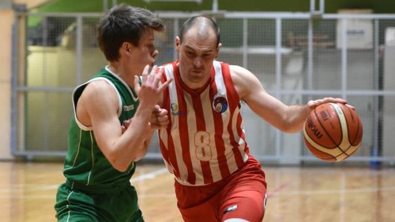 Uspešna tako Bor Radenska kot Dom