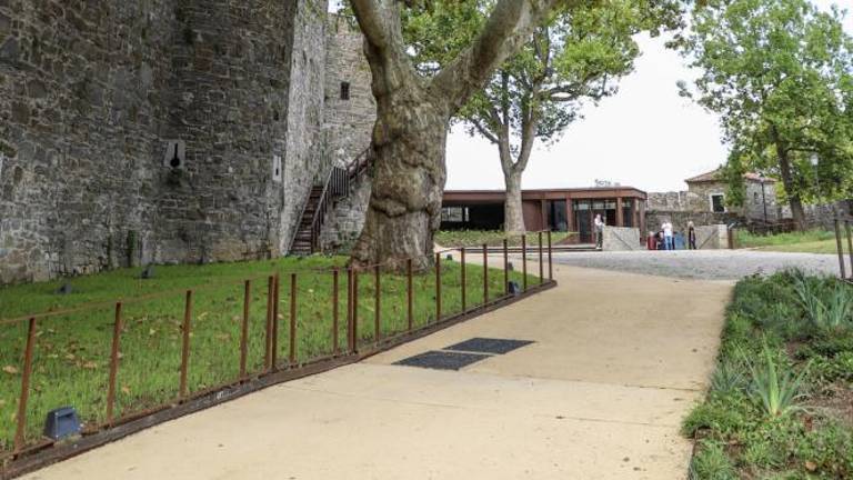 Občina Gorica zbira ponudbe za upravljanje prostorov na gradu