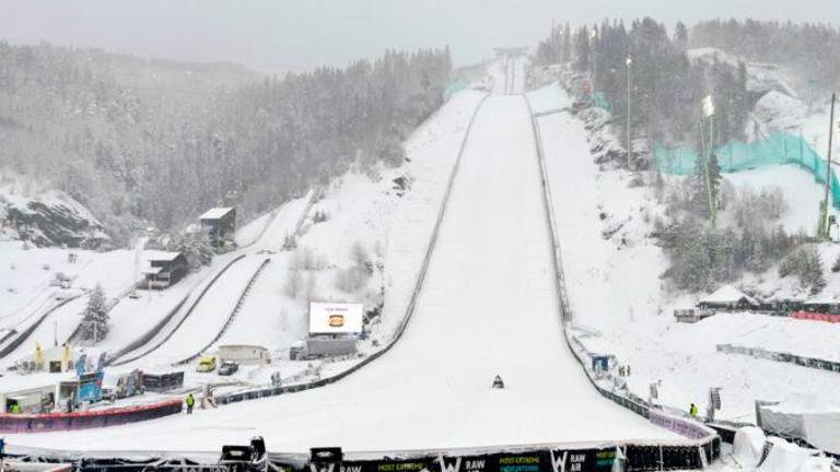 V Vikersundu tudi letalci ostali brez tekme