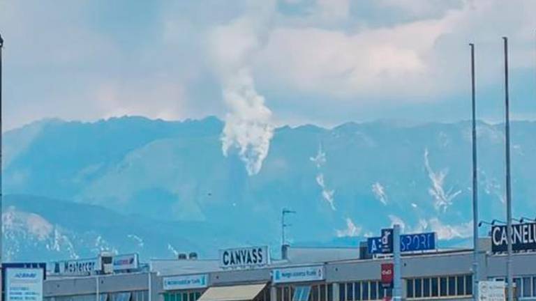 Požar se ponovno širi tudi v Tipani