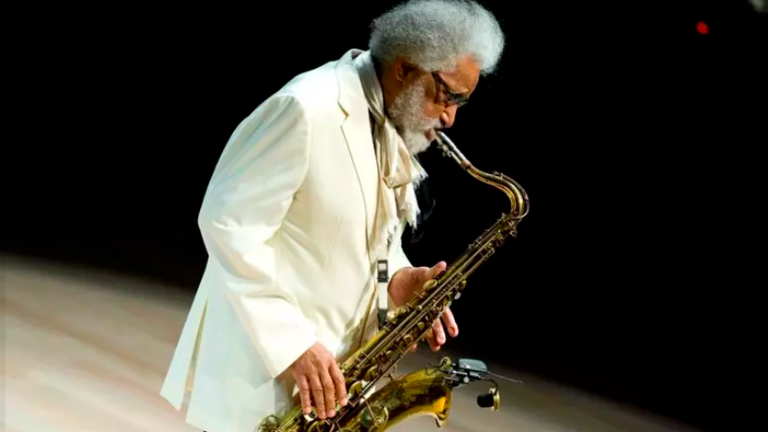 Umrl legendarni jazzovski saksofonist Sonny Rollins