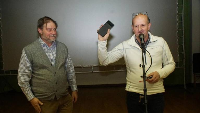 S stereoskopskimi očali so se podali na Škrlatico in v Postojnsko jamo