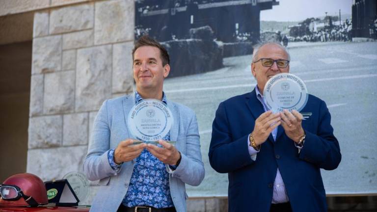 Motociklisti so se spomnili časov, ko so rušili mejo