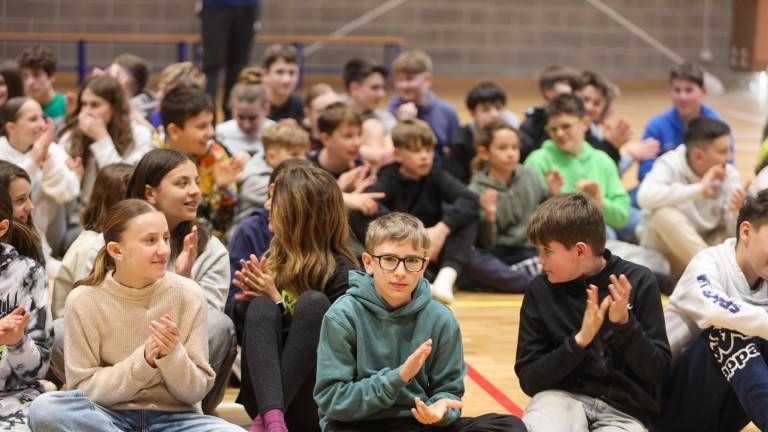 Doberdobski šolarji prvič v prenovljeni telovadnici