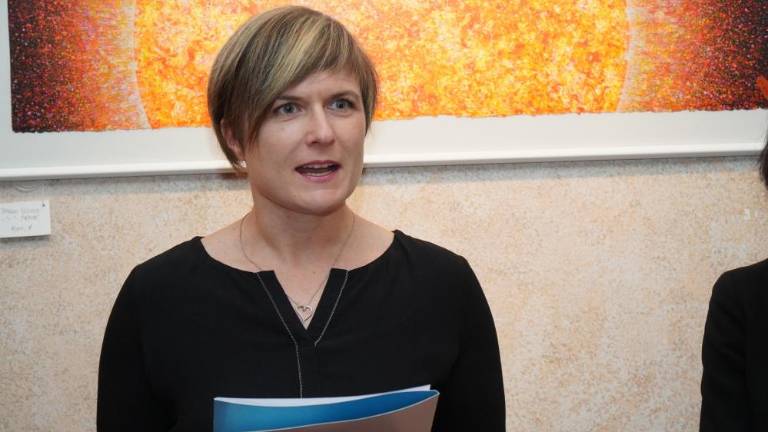 Z razstavo bodo pomagali bolnim in ostarelim