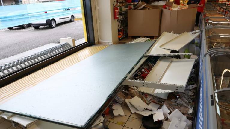 Nočno neurje povzročilo škodo v Sovodnjah