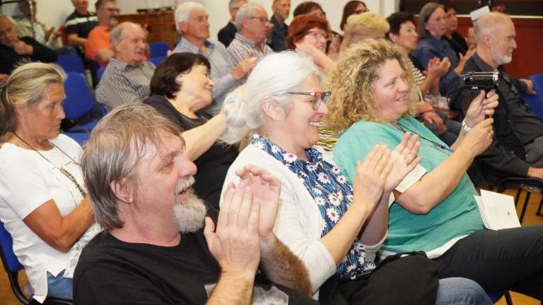 Moderna potujoča pevka