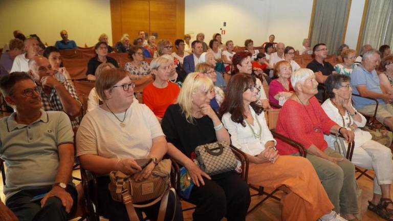 Čezmejni cvetoči balkoni s 35 udeleženci