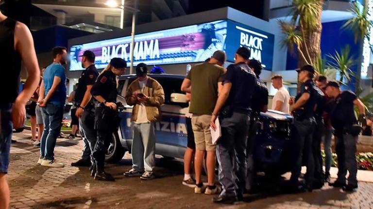 V Lignanu pijanim turistom nalagali globe tudi južnotirolski policisti
