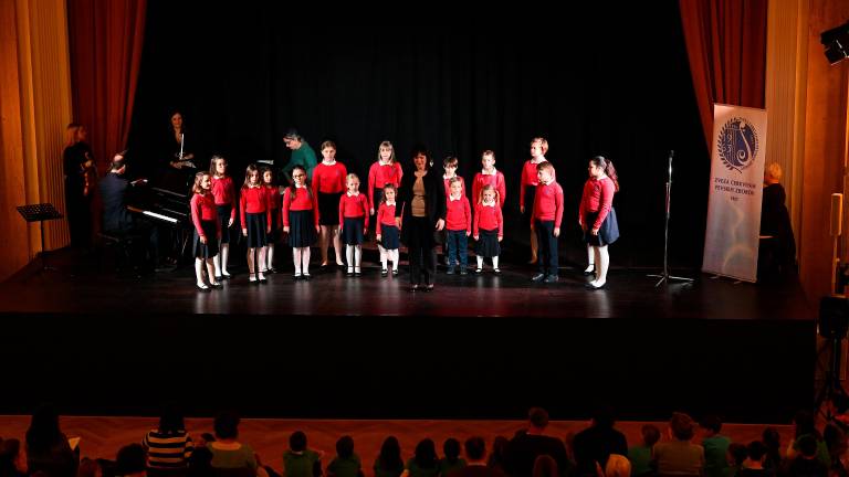 Pesem mladih donela v središču Trsta