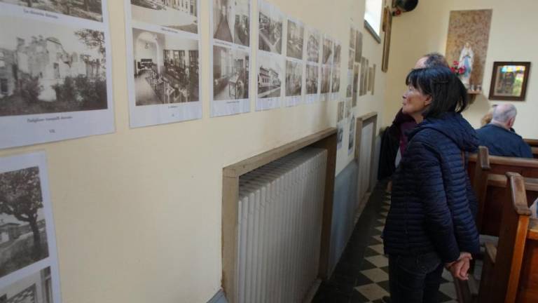 Odkrivali park in trpke zgodbe duševnih bolnikov