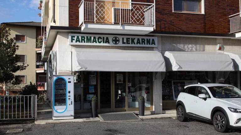 V lekarnah še čakajo na cepivo