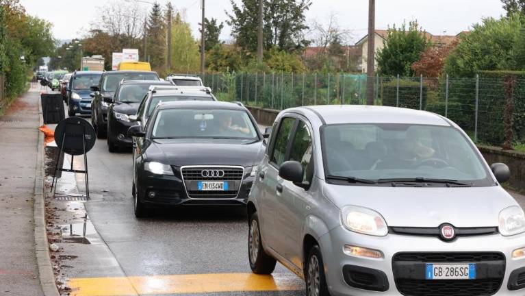 V ulicah Terza Armata in Scuola Agraria nastajajo zastoji