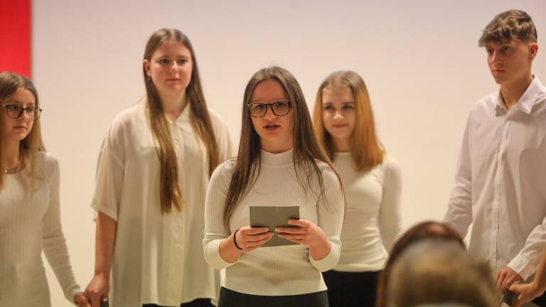 Z ljubeznijo počastili Prešerna in Kosovela