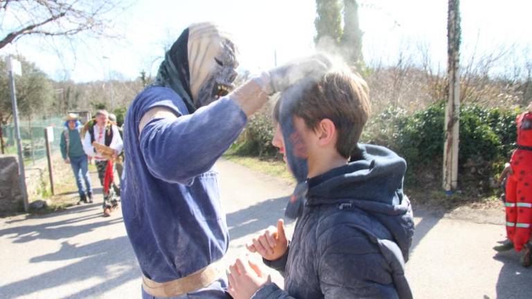 Prizanesli so le fantu in pupi ...