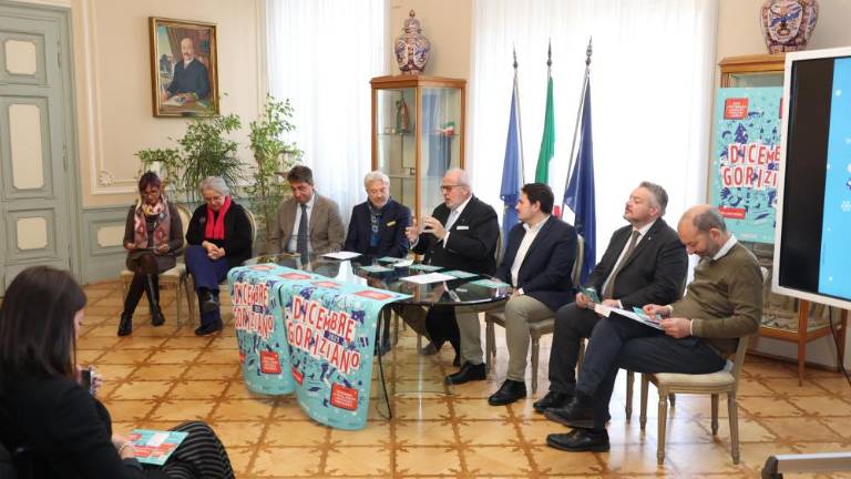 Lučke in vlakec za praznično vez med Goricama